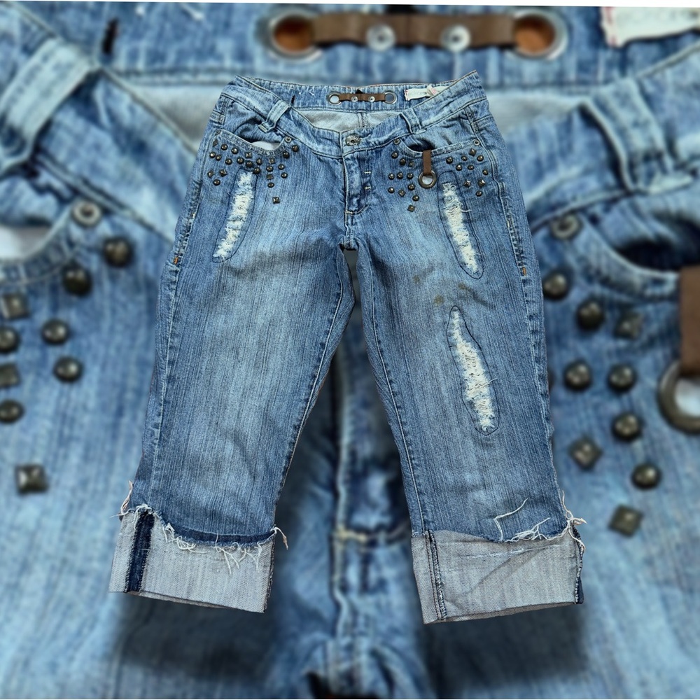 Ecko Red Studded Distressed Capri Jeans | Sz 7 | Y2K Grunge Denim